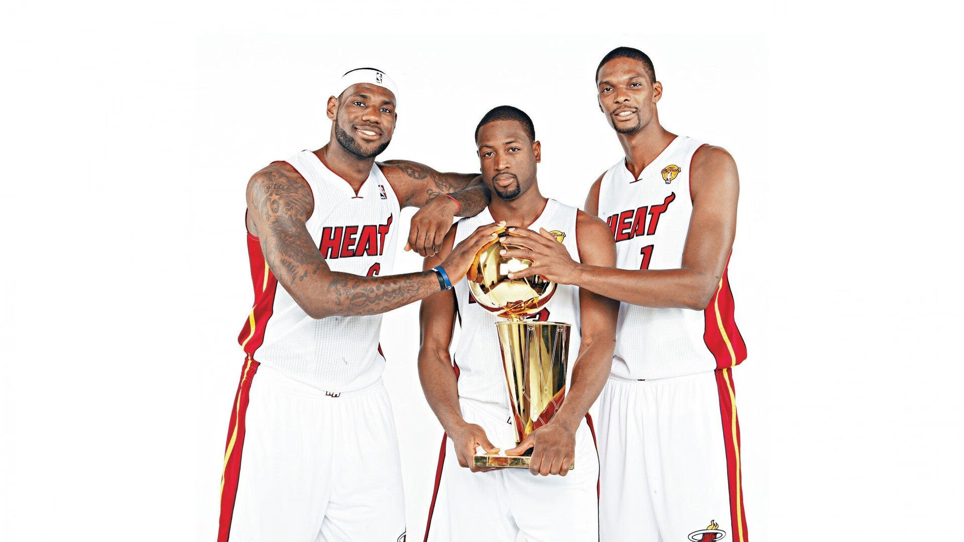 德罗巴迎来十二赛季高光表现，篮网球迷沸腾！